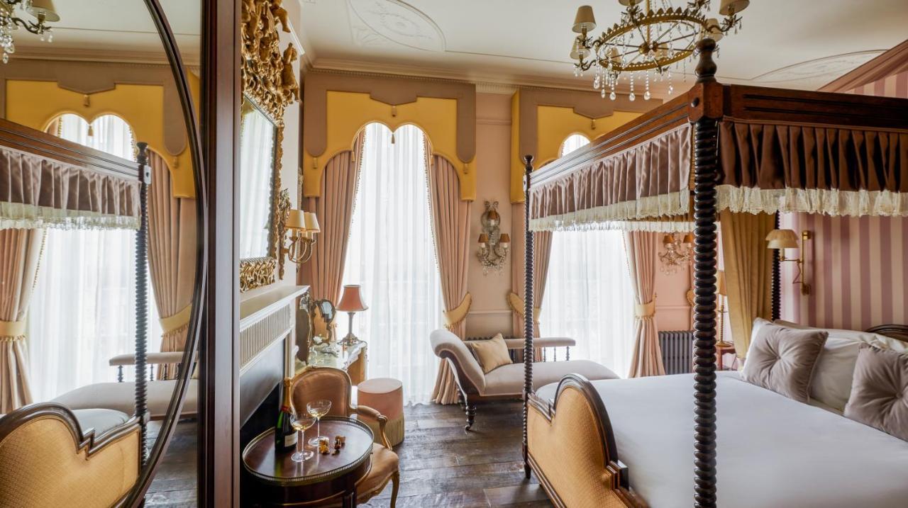 Deluxe Queen Room,1406484347:JPEG