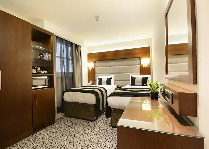 Casino hotel: Park Grand Paddington Court